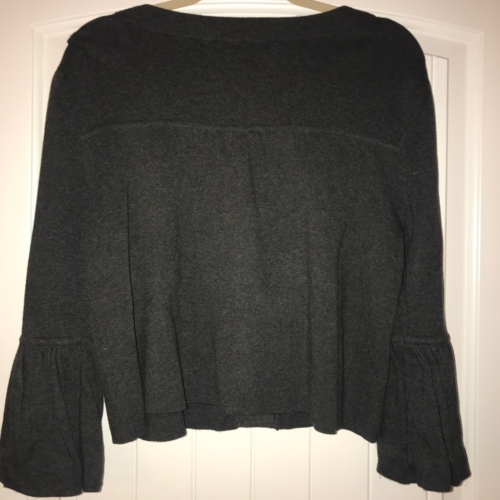 🟣🟣🌸Cropped/Large Button Sweater - Picture 4 of 4